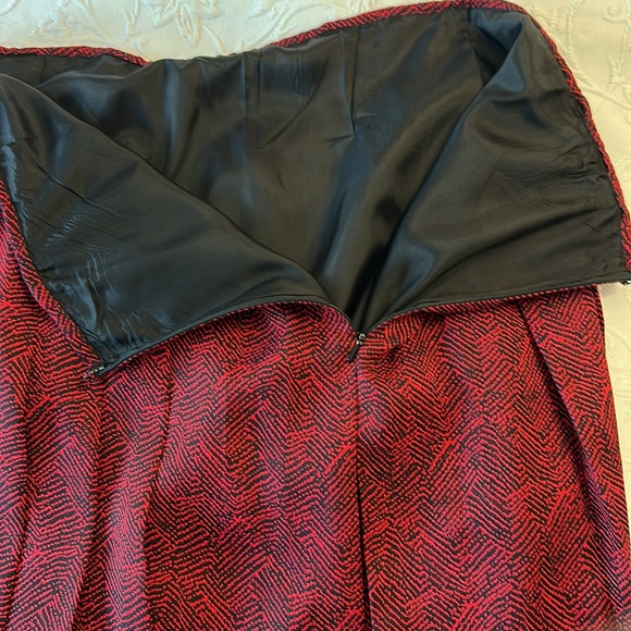 Vintage 80's 100% Silk J.L. Sanford for Narragansett Red & Black Blouse & Skirt - Picture 12 of 14